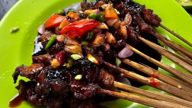 Mengenal Berbagai Jenis Makanan Sate di Indonesia